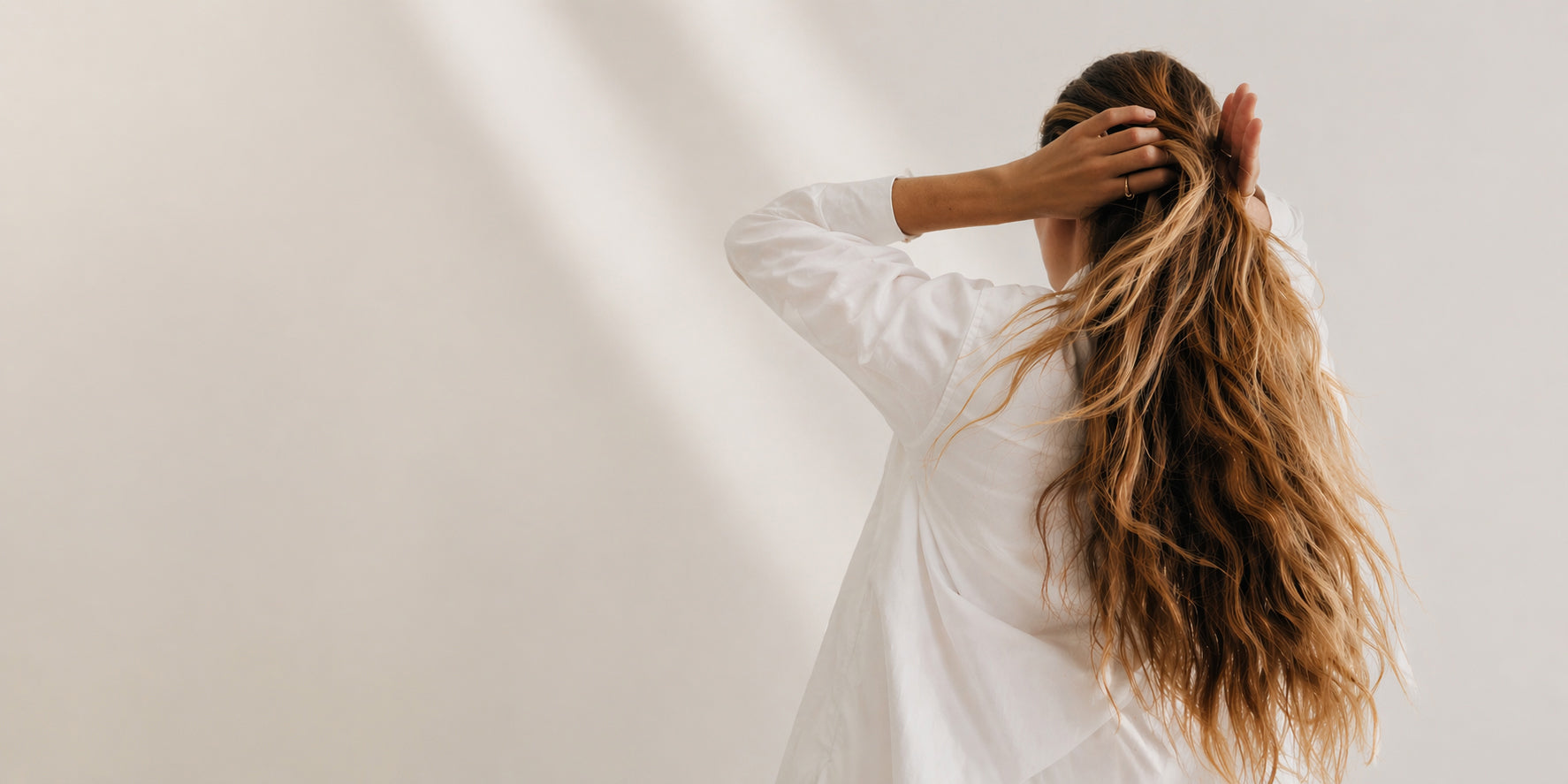 Routine cheveux printemps : alléger sans dessécher