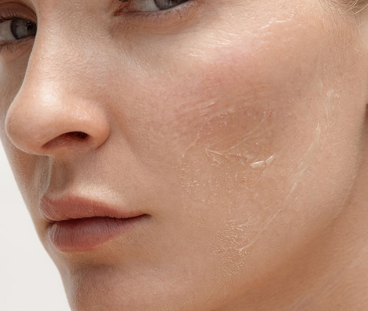 Routine peau sèche : quels soins choisir pour une peau confortable et hydratée ?